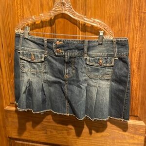 Old Navy pleaded denim mini skirt